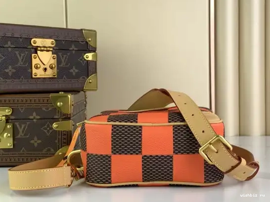 WIS VUITTON Messenger-24*24*8CM Chess LOUIS 0525